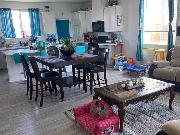 2nd image of 1958 Freedom Way