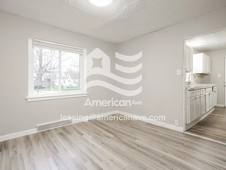 855500_006_dining_room_13684077.jpg