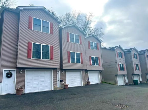 83 Buckley Blvd, Chicopee, MA 01020