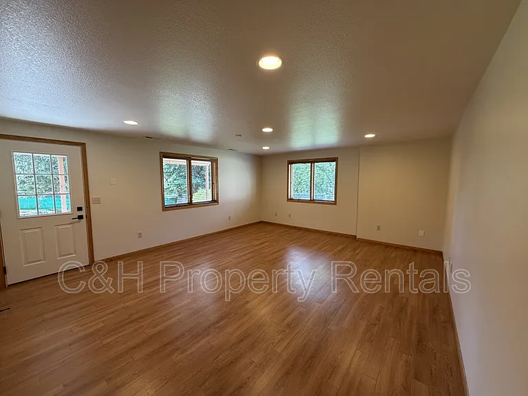 3429 Powderhorn Cir — Photo 16