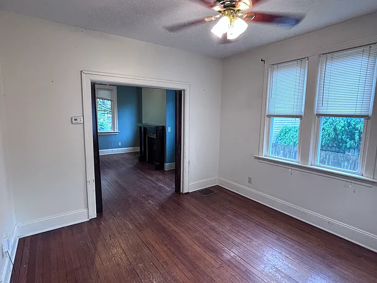Usable pocket doors to close off dining room from living room