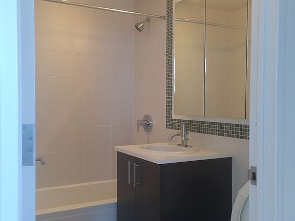 5th image of 236 Livingston St APT 20E