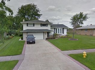 1660 Sherman Dr, Parma, OH 44134