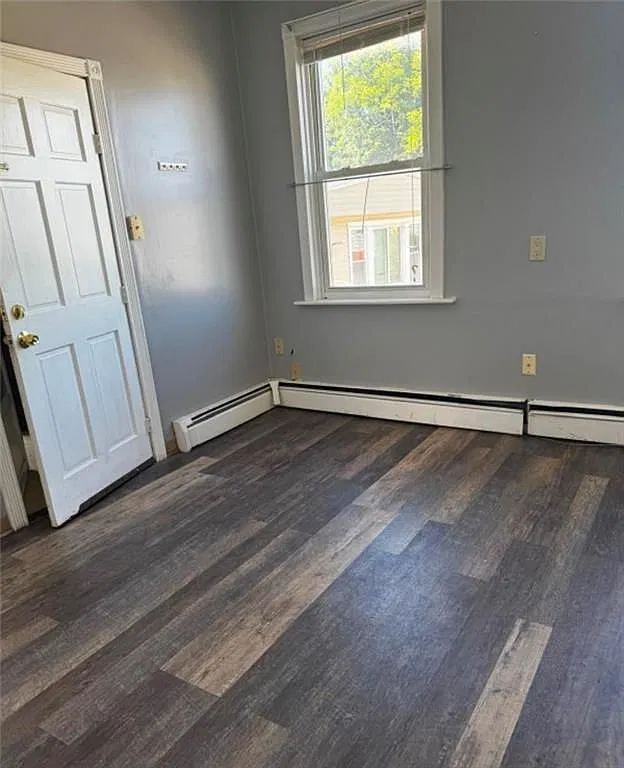 3 bed, 1.0 bath, 1311 sqft, $2,000 — Photo 4