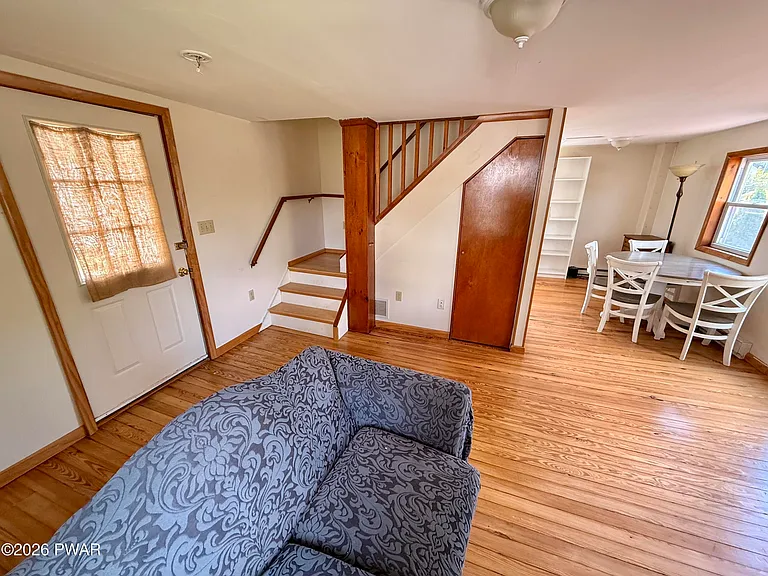 203 E Ann St #R — Photo 9