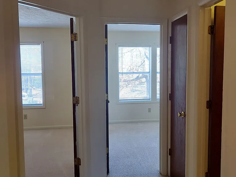1018 Brookhollow Dr #1 — Photo 8