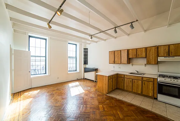 Rented by Jonathan Wachtel, LREB | media 20