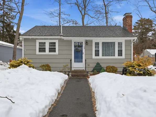 15 14th Ave, Wareham, MA 02571