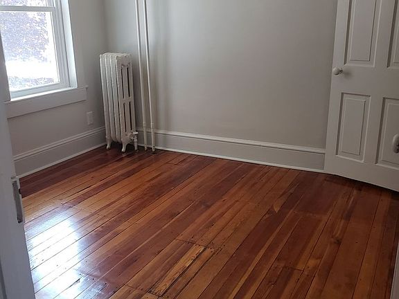 5th image of 514 Poplar St Floor 2