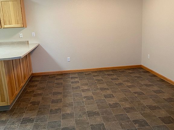 5th image of 1950 Elmwood Pl
