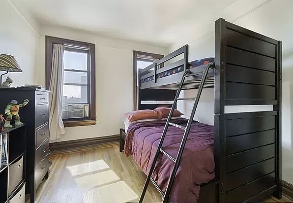 3rd image of 35 Crown St APT 6G
