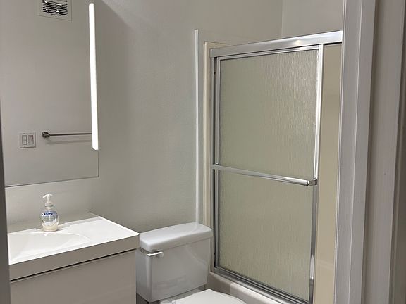 4th image of 532 N Rossmore Ave APT 113