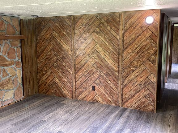 4th image of 406 County Road 609 #155-13