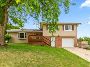 100 Hillside Dr, Minden, IA 51553