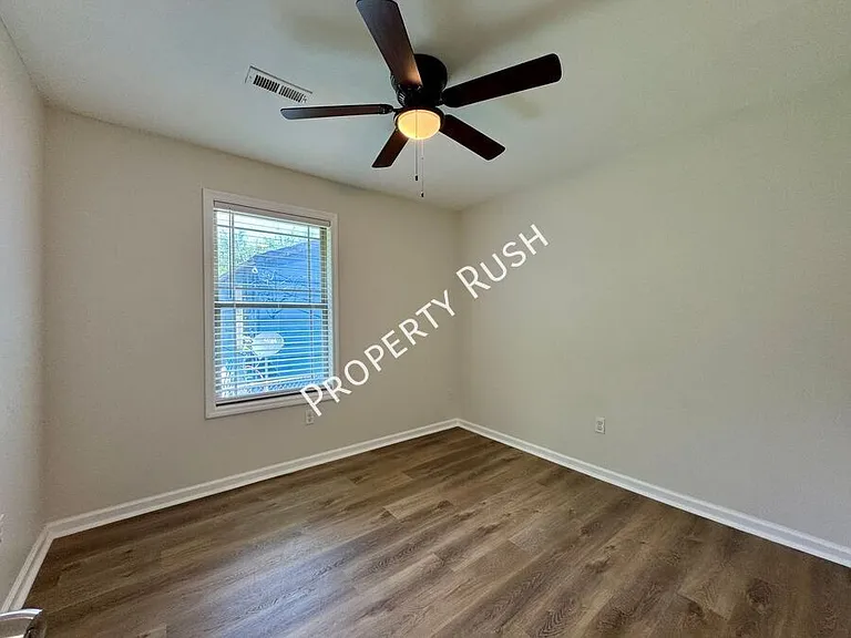 1718 Portland St #B — Photo 13