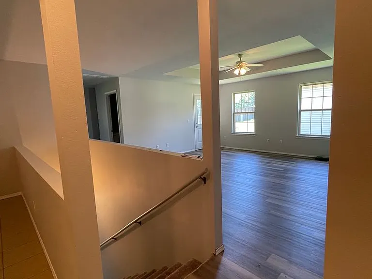 2202 W Jonquil Ln — Photo 8