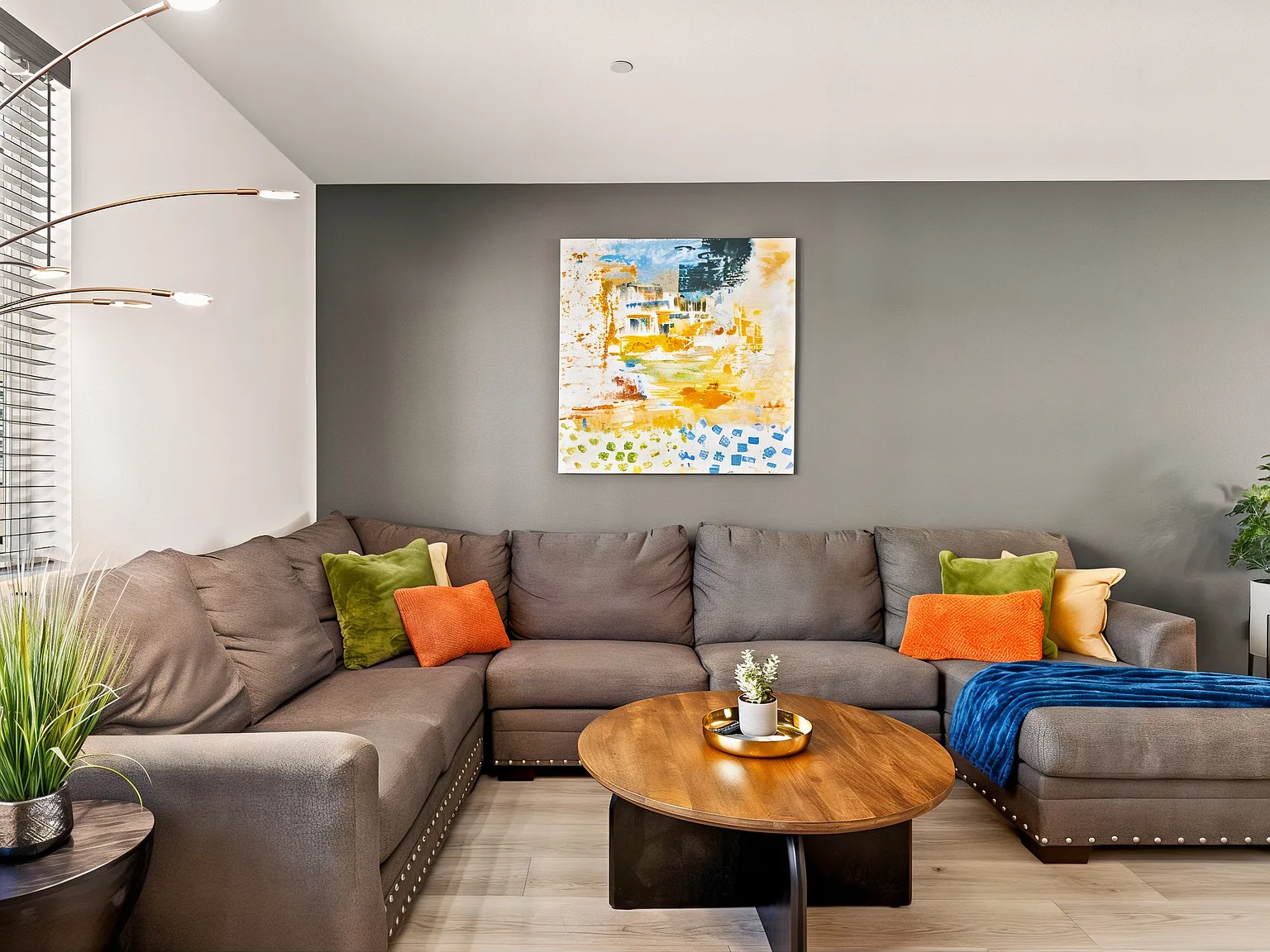 3 bed, $6,999 — Photo 3