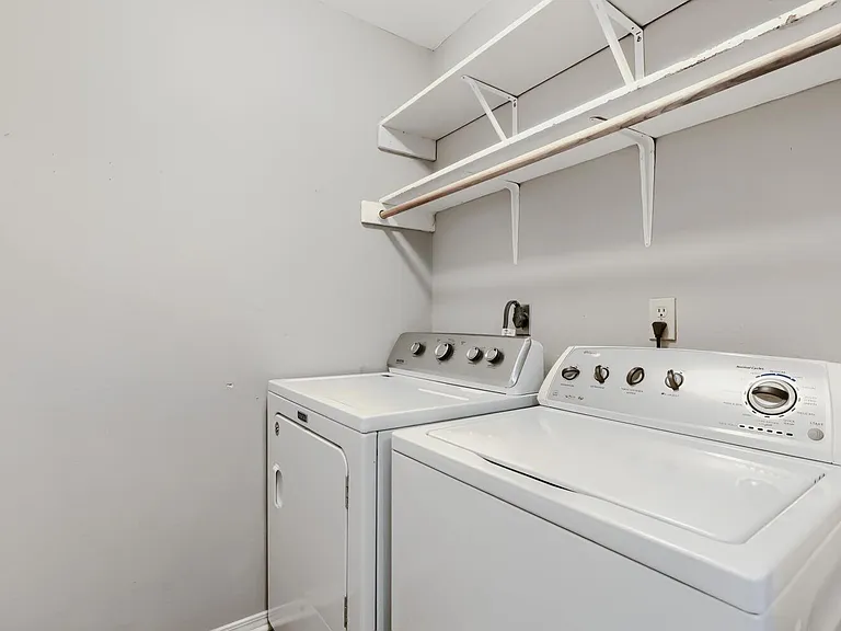 17204 Village Glen Rd — Photo 14