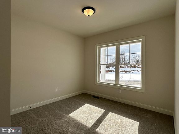5th image of 431 Sage Blvd