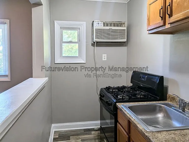832 Richards St #2E — Photo 2
