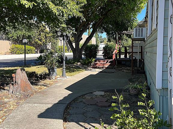 3rd image of 5935 Auburn Blvd Space 76