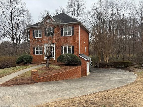 2nd image of 225 Bradford Place Ln