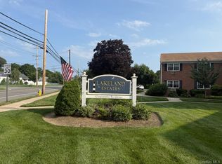 338 Lakeland Avenue #6 E, Sayville, NY 11782