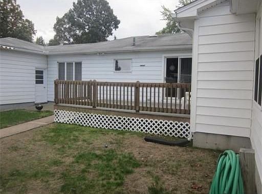 Large Trex Deck connecting Main Ranch with In Law Apt