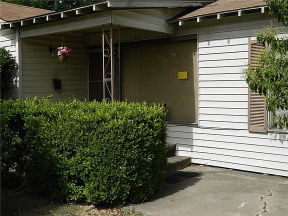 4th image of 2611 Skyline Dr