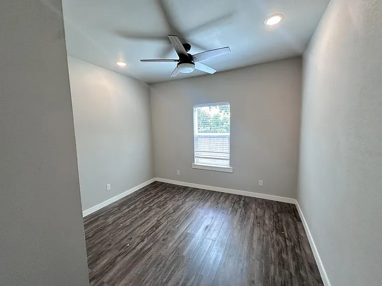 2903 Carpenter Ave — Photo 19