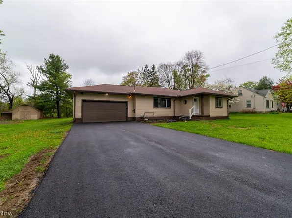 2407 Northview Dr, Cortland, OH 44410