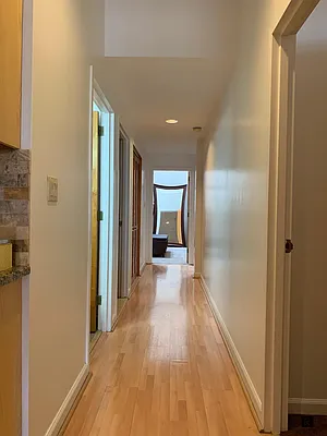 Sold by R New York | media 26