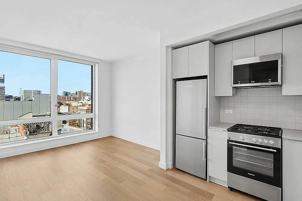 2035 5th Avenue — Photo 3