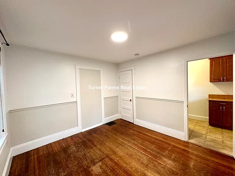 30 Roseclair St — Photo 28