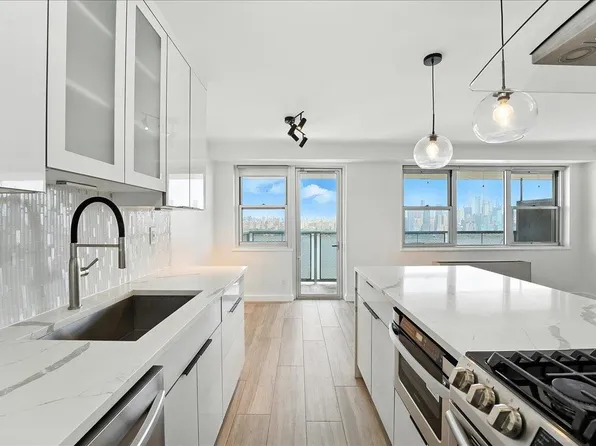 6600 Blvd East image 5 of 33