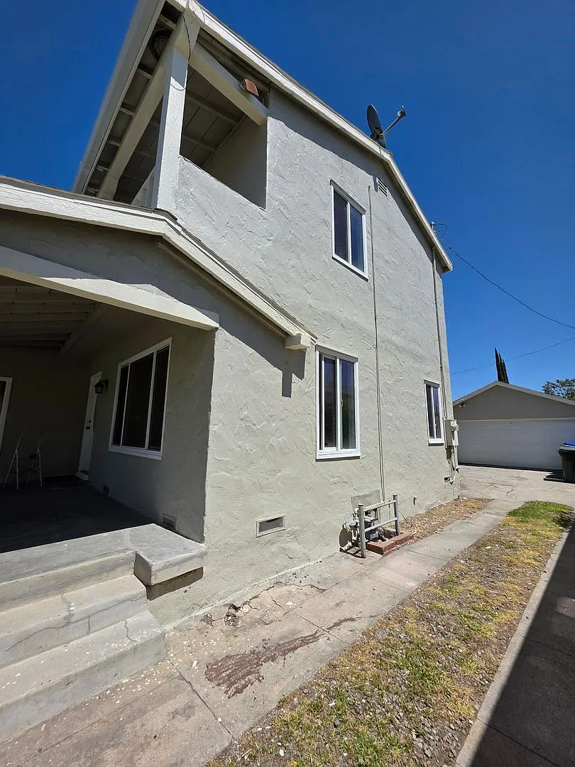 Look At The Porch!! — Photo 2