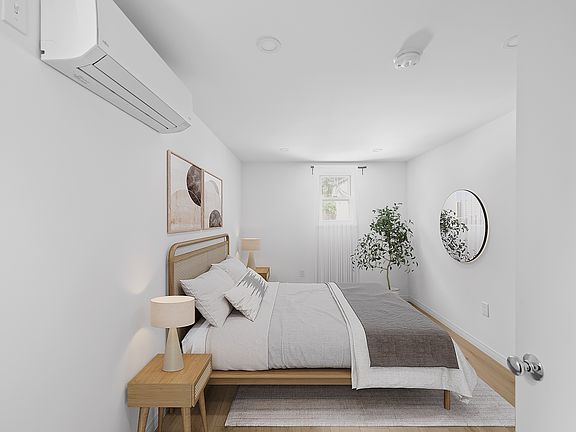 5th image of 277 Woodbine St #1