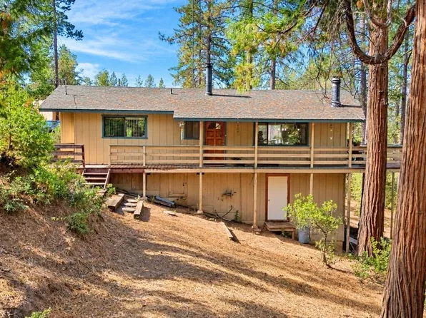 12016 Hillhurst Cir, Groveland, CA 95321