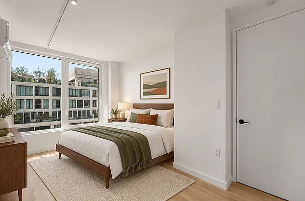 Bedroom, photo 1
