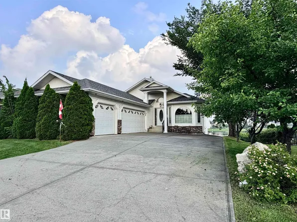 16203 89th St NW, Edmonton, AB T5Z 3M3
