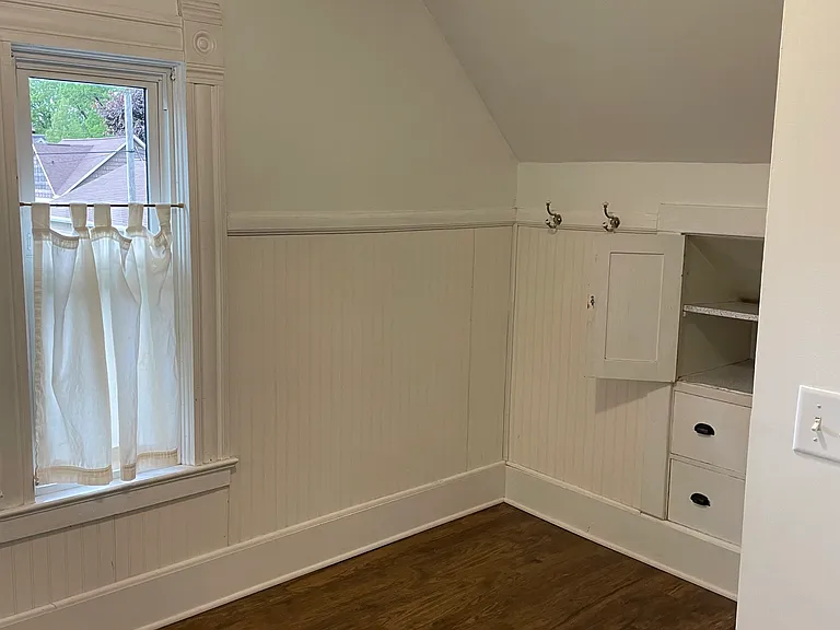 1120 W Harris St — Photo 22