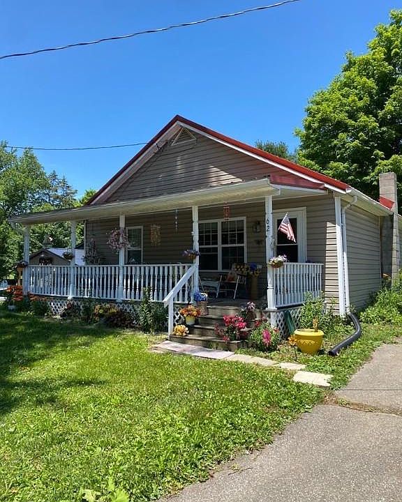 1st image of 62 Maine St