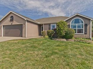 1018 E 14th Ct, Eudora, KS 66025