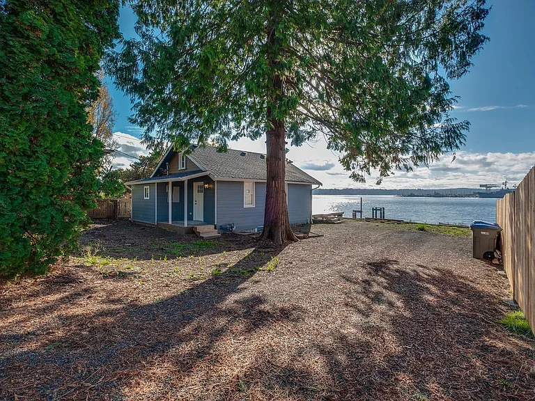 219 Shore Dr — Photo 18