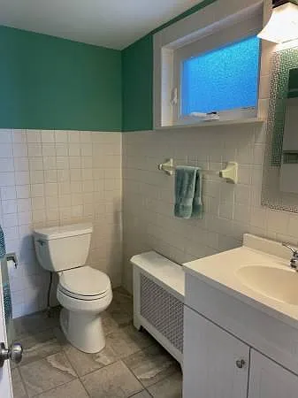 Second Floor Full Bathroom
