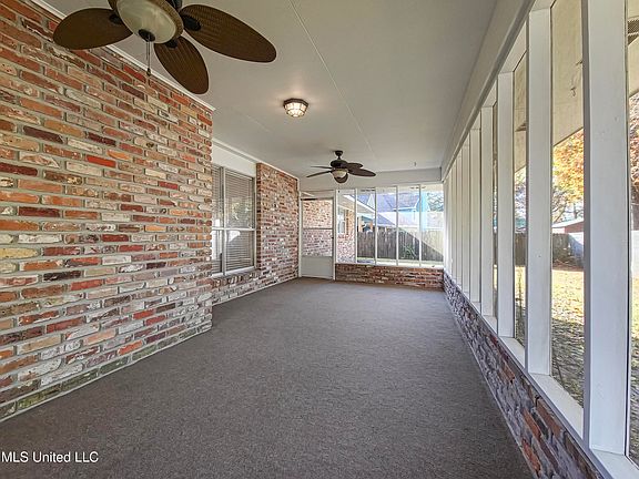 5th image of 226 Boggs Cir