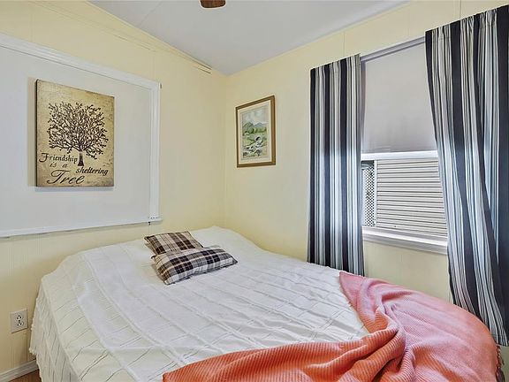 5th image of 800 32ND AVENUE S #606