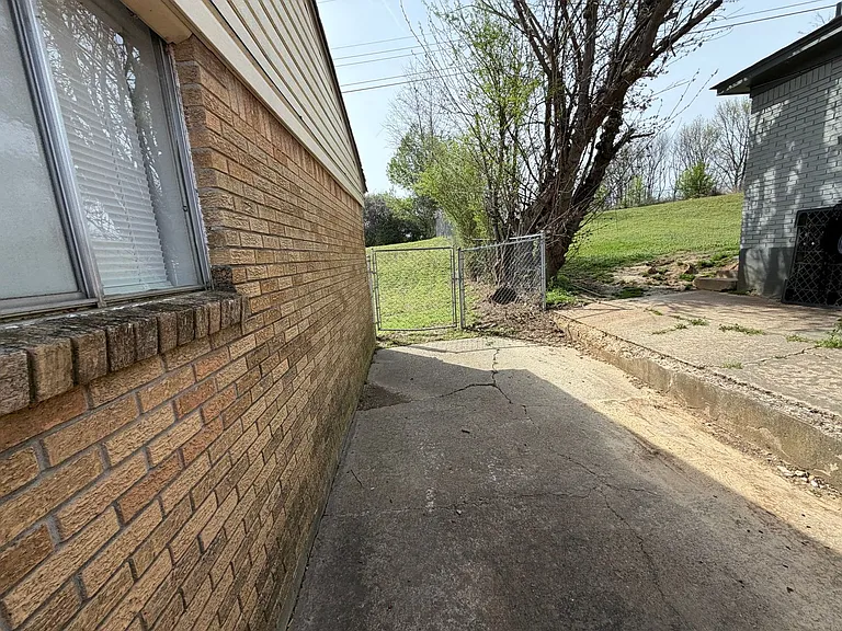 3677 Hillbrook Rd — Photo 24
