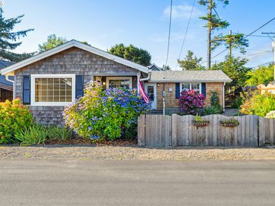 108 W Jefferson St, Cannon Beach, OR, 97110