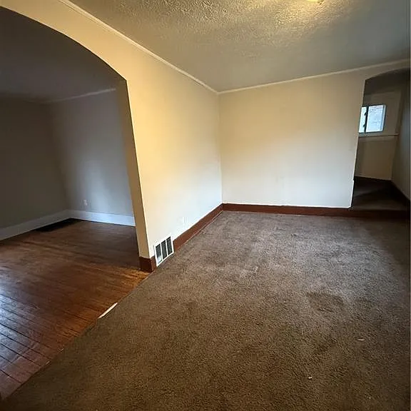 805 Carpenter St — Photo 3